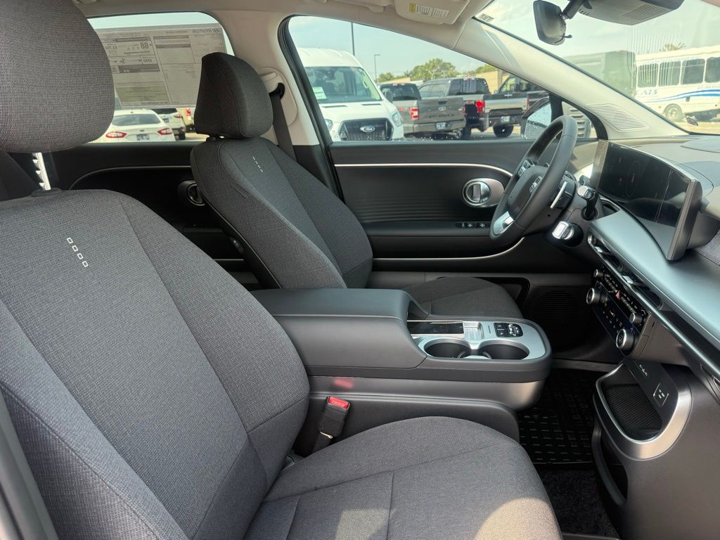 2026 Hyundai IONIQ 9 SE - Photo 12