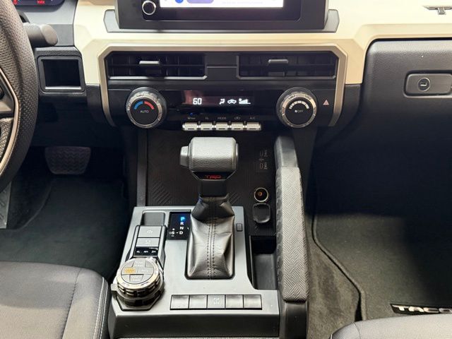 2024 Toyota Tacoma SR5 - Photo 14