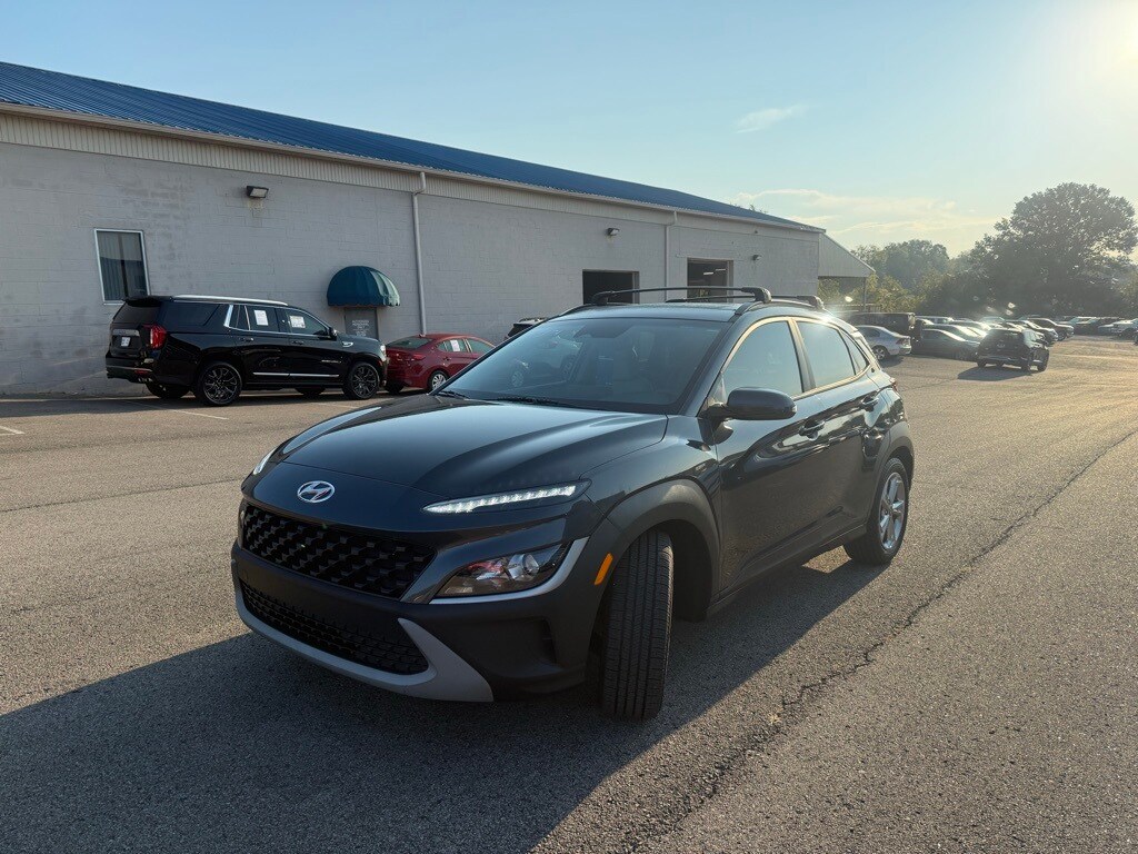 2022 Hyundai Kona SEL photo 3