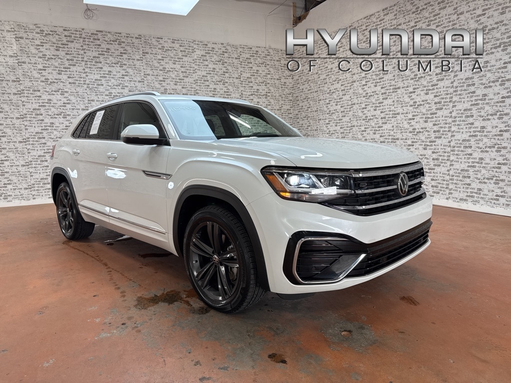 2022 Volkswagen Atlas Cross Sport SEL R-Line's photo