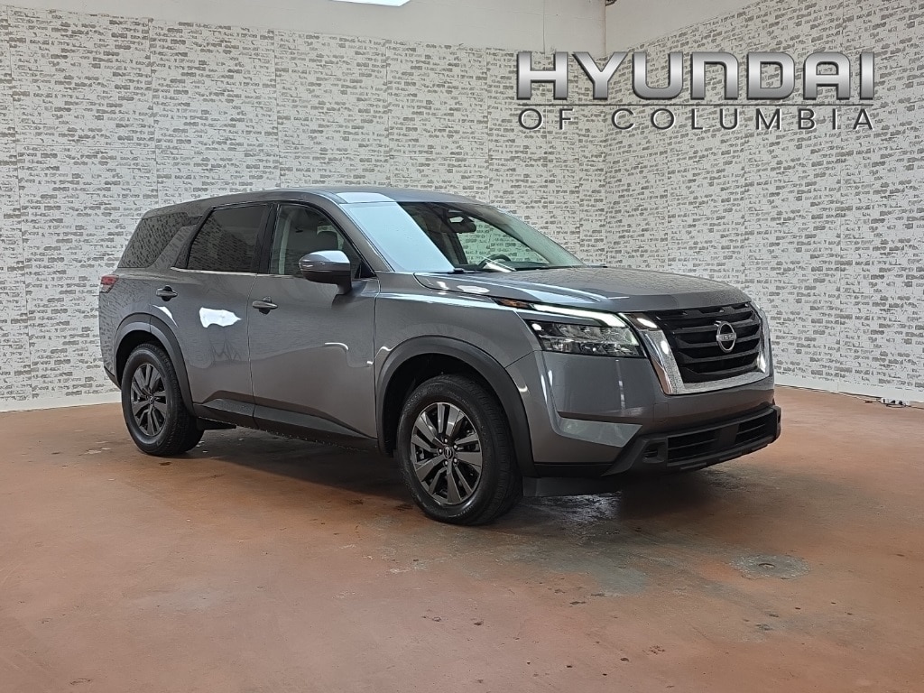 2022 Nissan Pathfinder S's photo