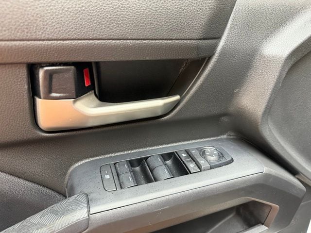 2024 Toyota Tacoma SR5 - Photo 19