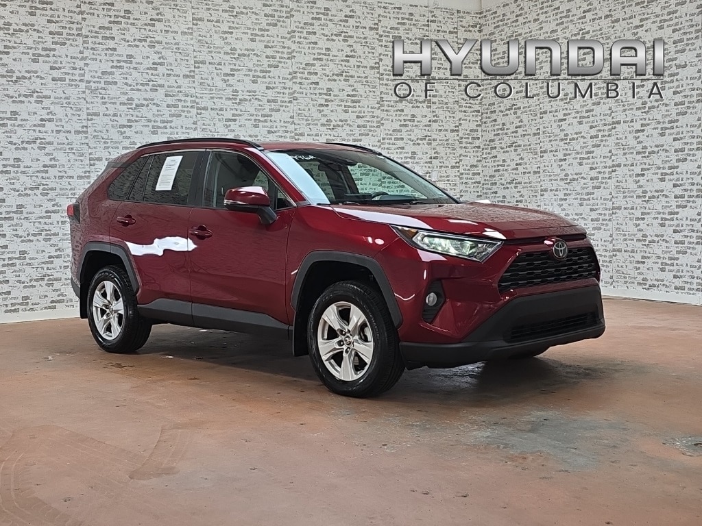 2021 Toyota RAV4 XLE's photo