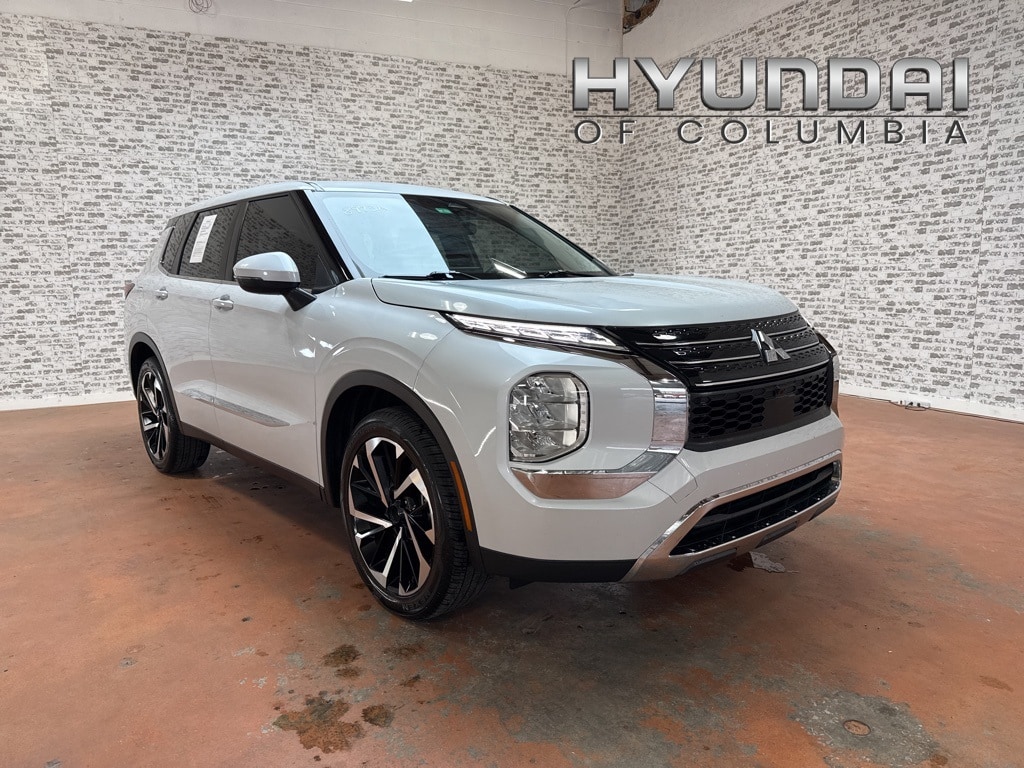 2022 Mitsubishi Outlander ES