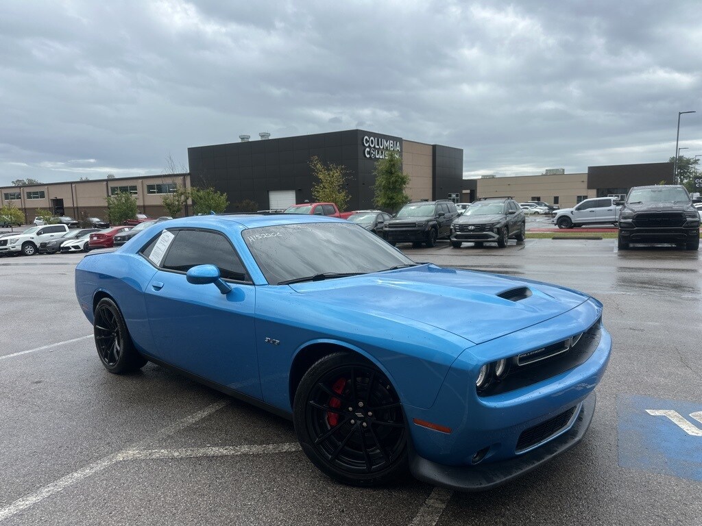 2023 Dodge Challenger R/T photo 2