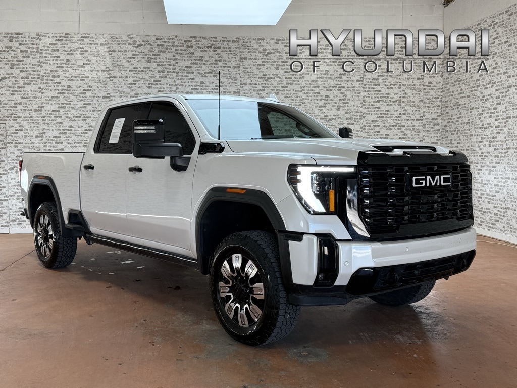 2024 GMC Sierra 2500HD Denali's photo