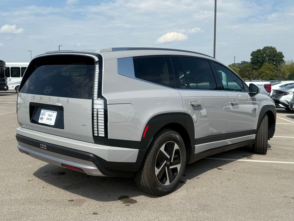 2026 Hyundai IONIQ 9 SE - Photo 8