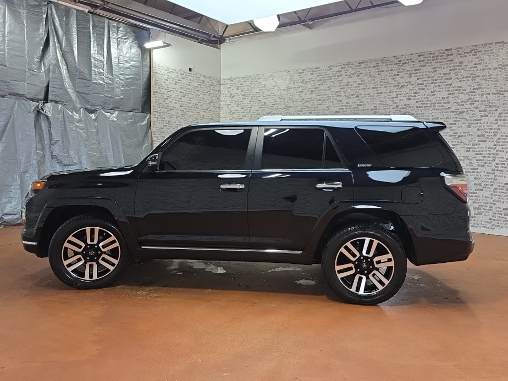 2022 Toyota 4Runner Limited photo 3