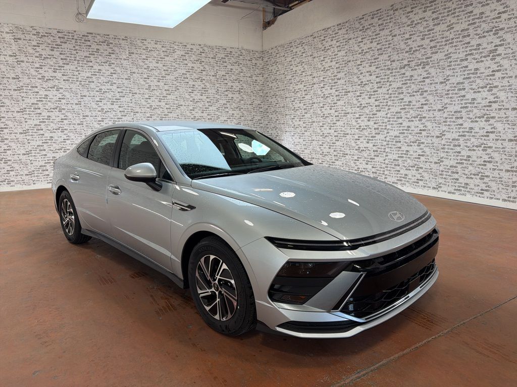 2026 Hyundai Sonata Blue's photo