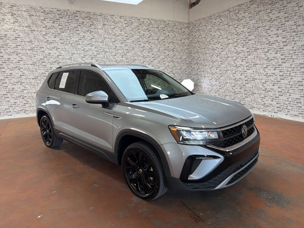 2024 Volkswagen Taos 1.5T SE's photo
