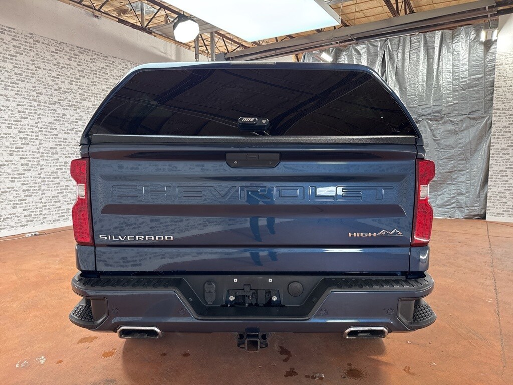 2019 Chevrolet Silverado 1500 High Country photo 3