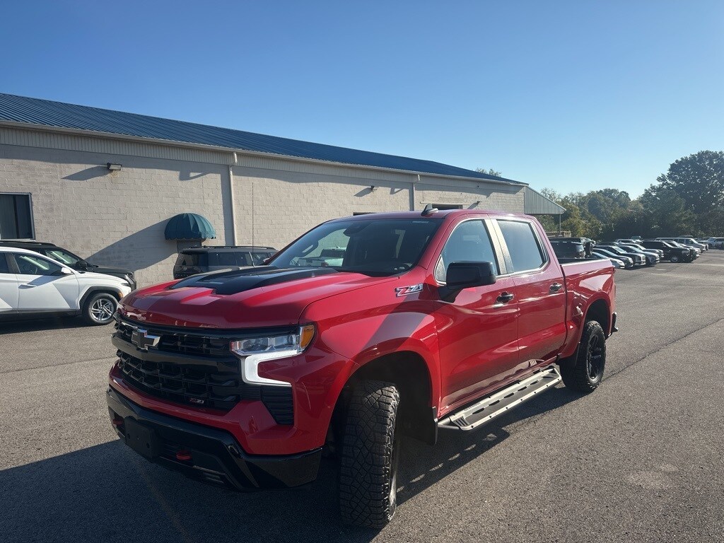 2023 Chevrolet Silverado 1500 LT Trail Boss photo 2