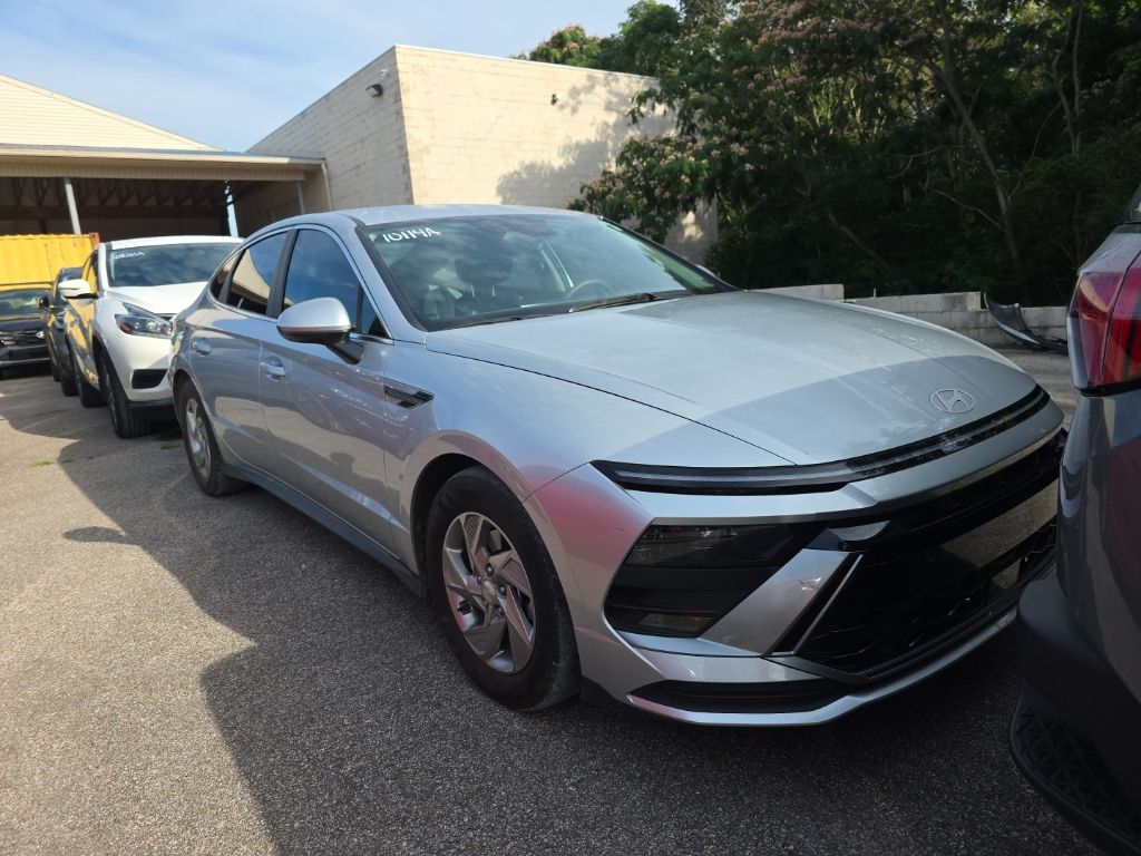 2025 Hyundai Sonata SE's photo