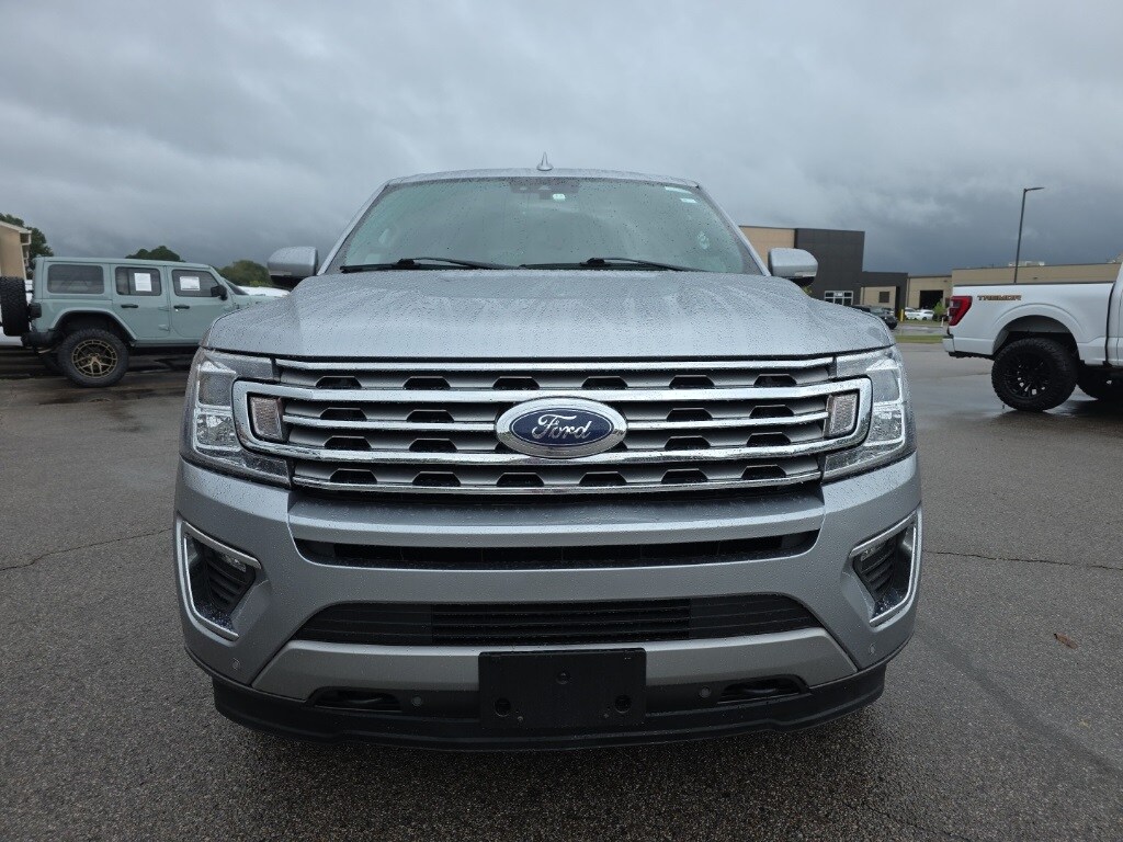 2021 Ford Expedition MAX Limited photo 2