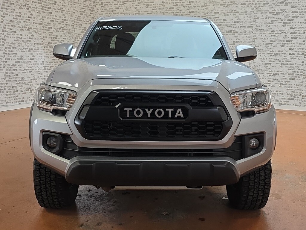 2016 Toyota Tacoma TRD Off-Road photo 2