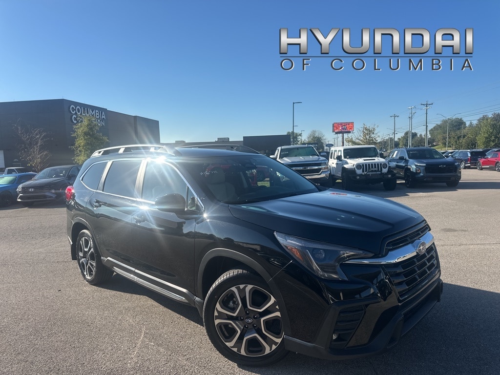 2024 Subaru Ascent Limited's photo