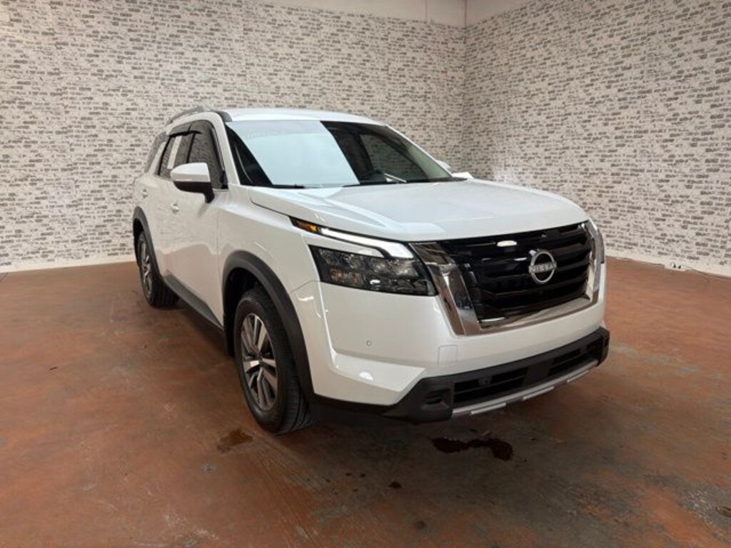 Used 2025 Nissan Pathfinder SL SUV