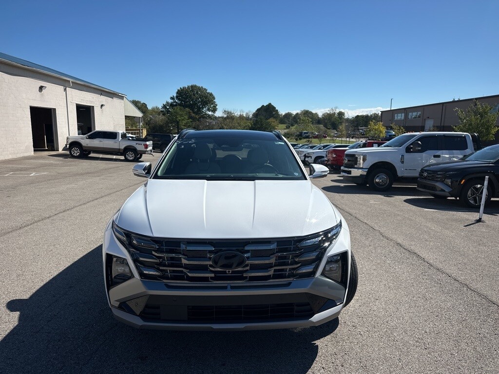 2025 Hyundai Tucson Limited photo 2