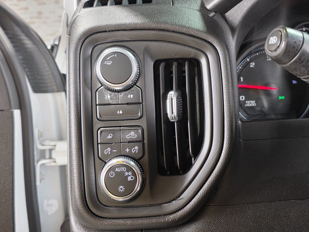 2024 GMC Sierra 3500HD Pro - Photo 16