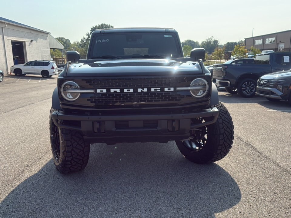 2022 Ford Bronco Wildtrak photo 2