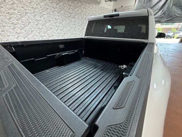 2024 Toyota Tacoma SR5 - Photo 11
