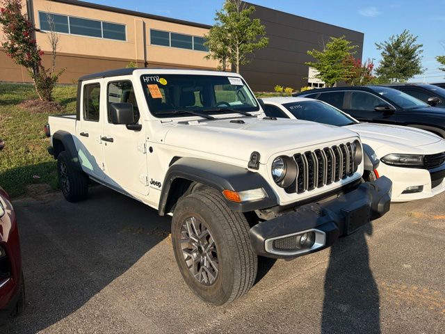 2024 Jeep Gladiator Sport's photo