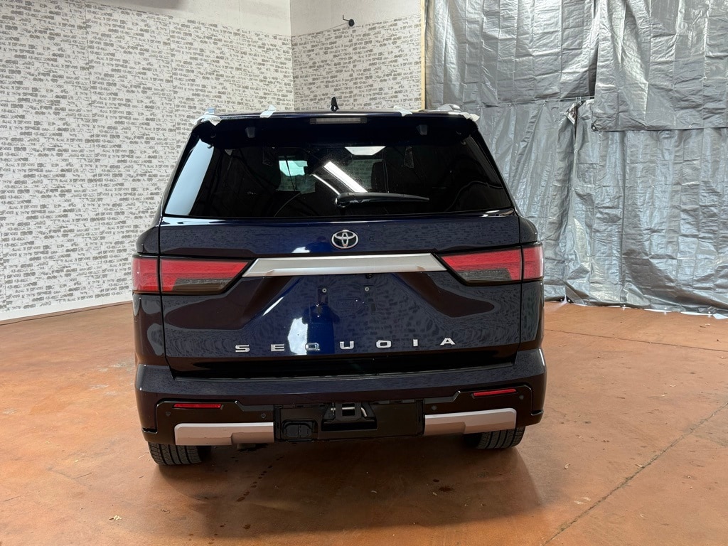 2023 Toyota Sequoia Capstone photo 2