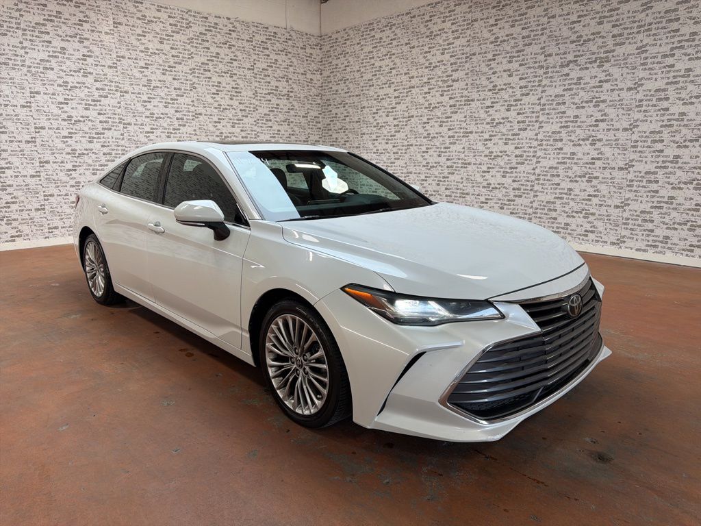 2021 Toyota Avalon Limited's photo