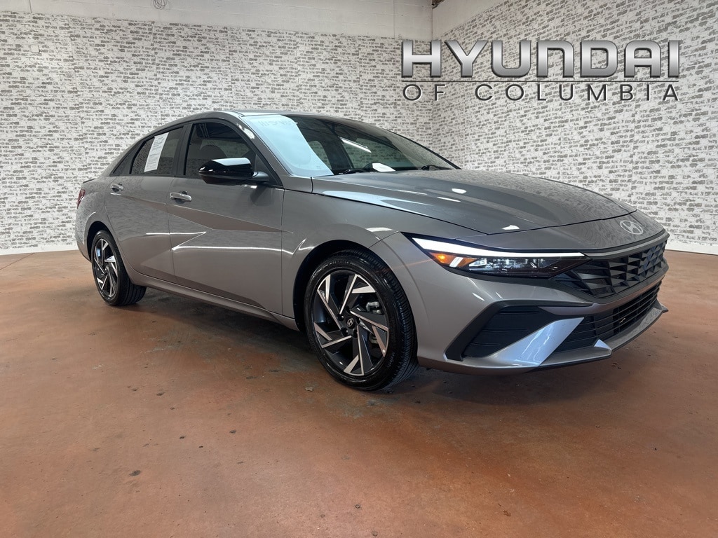 2025 Hyundai Elantra SEL's photo