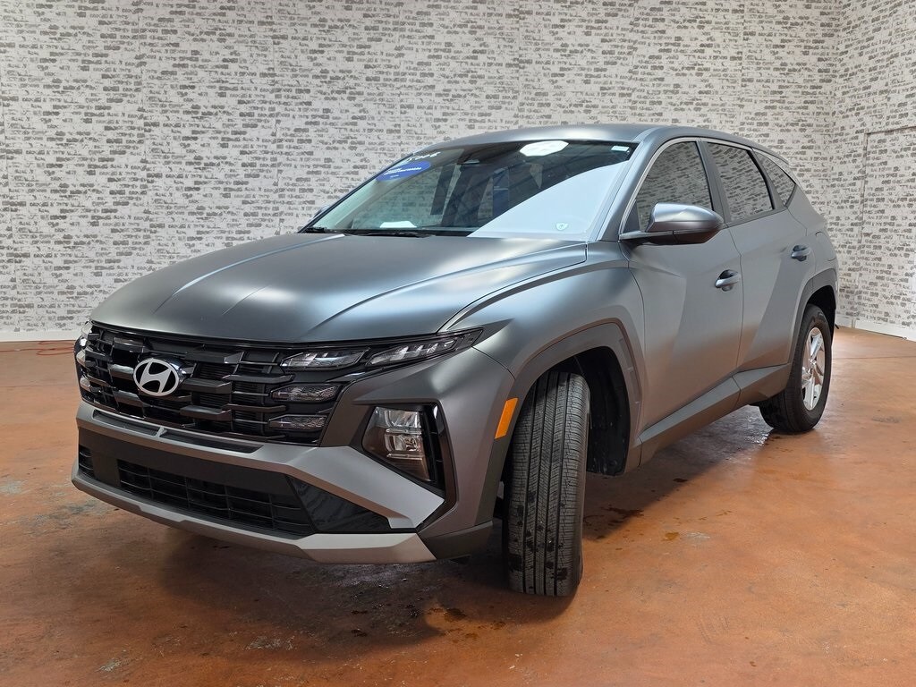2025 Hyundai Tucson SE photo 3