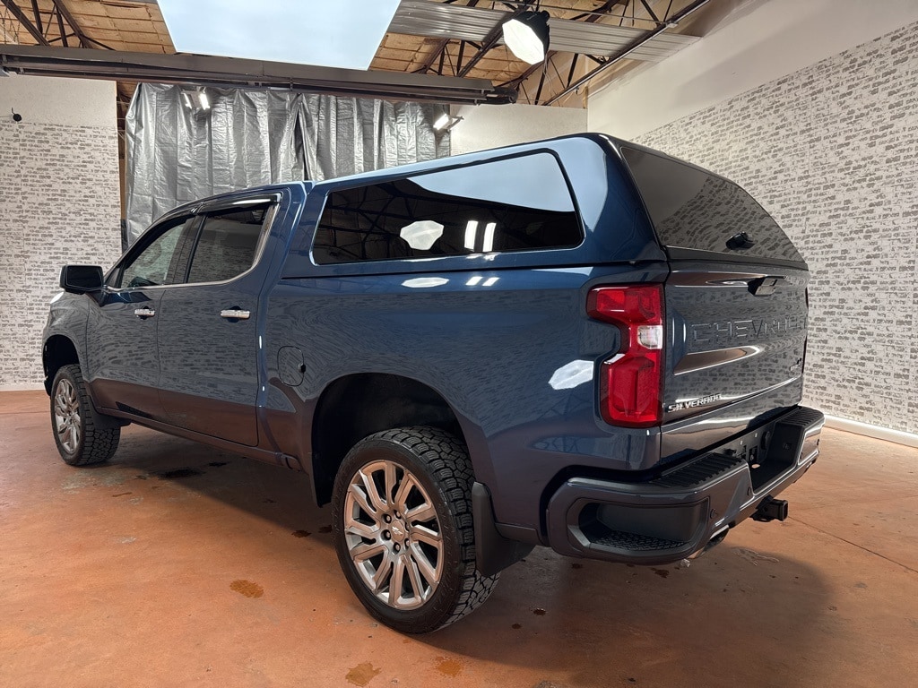 2019 Chevrolet Silverado 1500 High Country photo 2