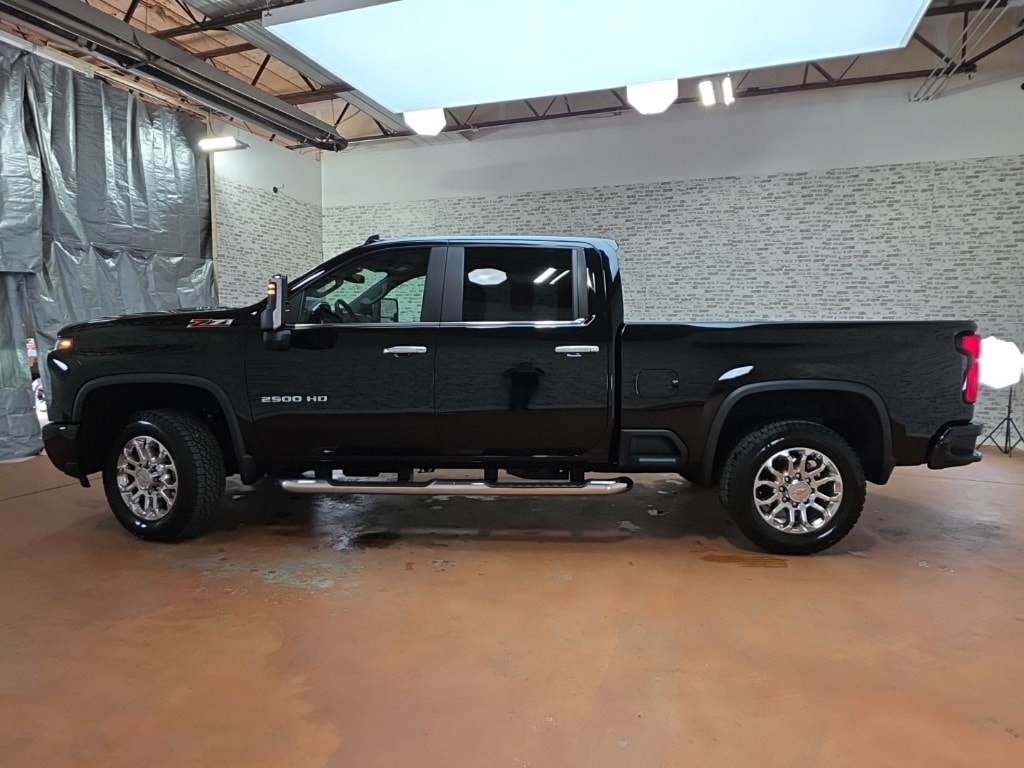 2025 Chevrolet Silverado 2500HD LT photo 4