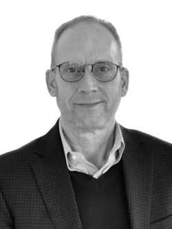 Staff member Ralph Williams from ID_f974168aef58