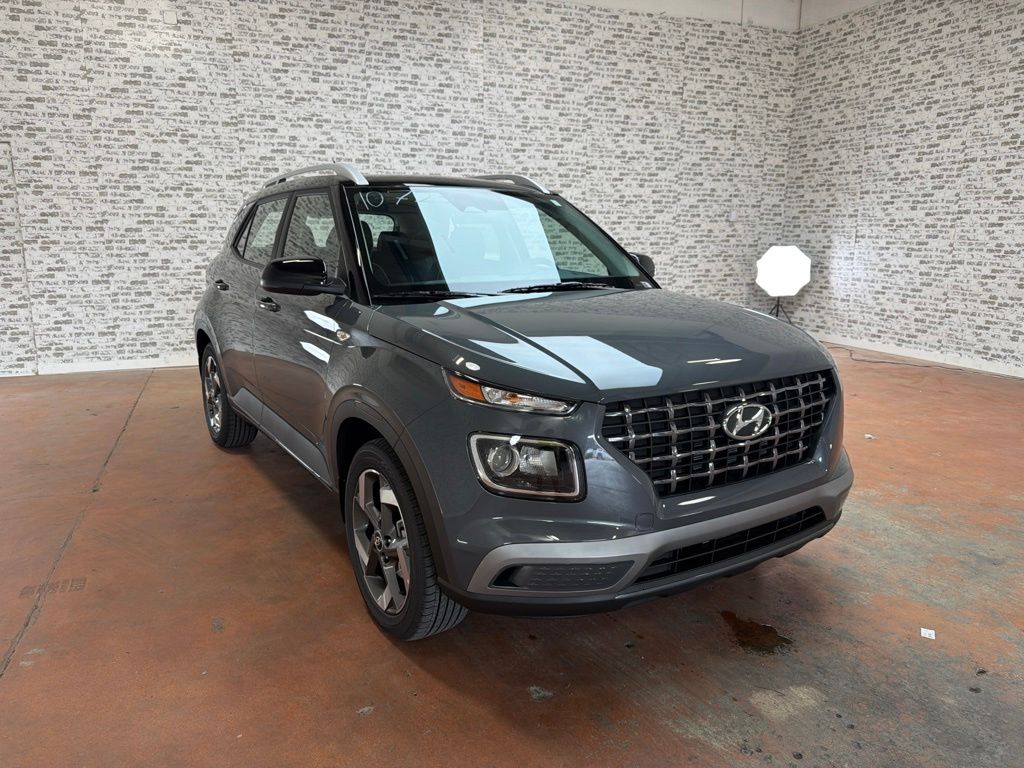 New 2026 Hyundai Venue SEL w/Two-Tone Roof