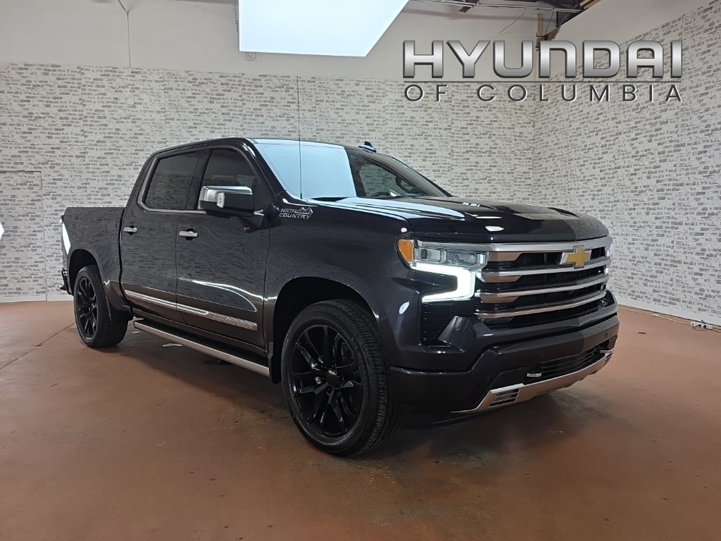 2023 Chevrolet Silverado 1500 High Country's photo