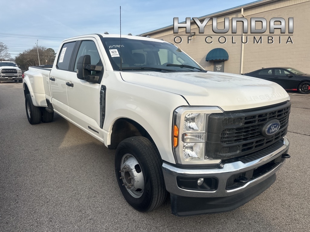 2023 Ford F-350 Super Duty XL's photo