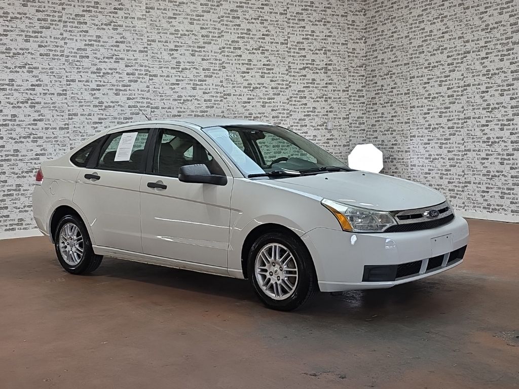 2010 Ford Focus SE's photo