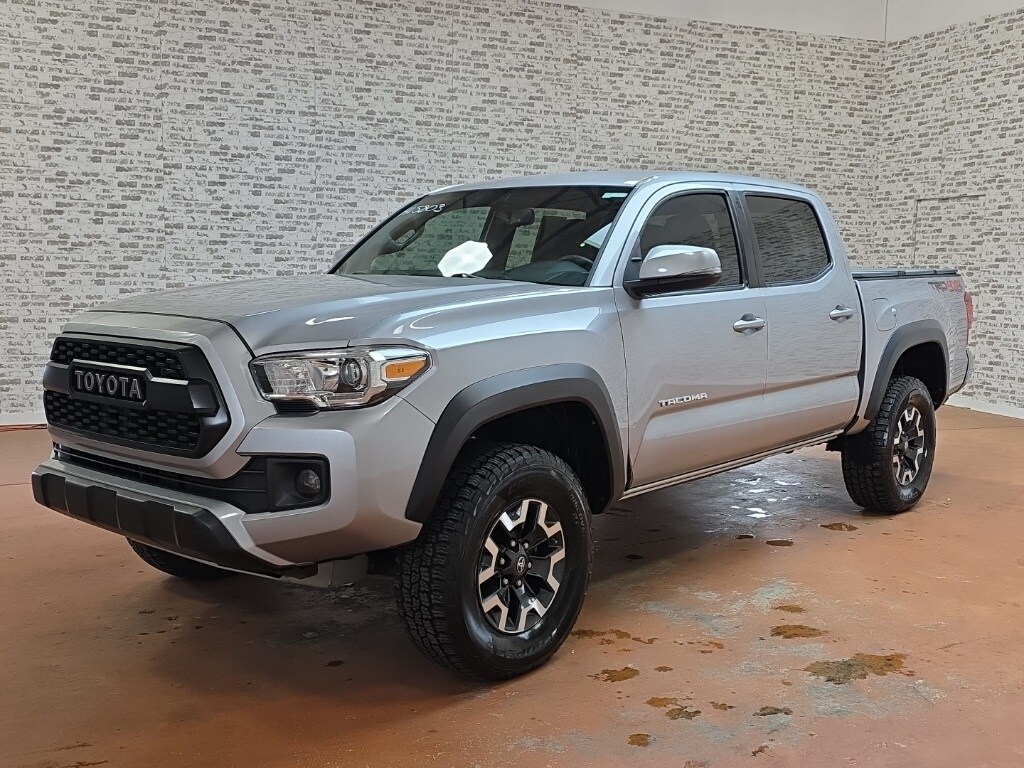 2016 Toyota Tacoma TRD Off-Road photo 3