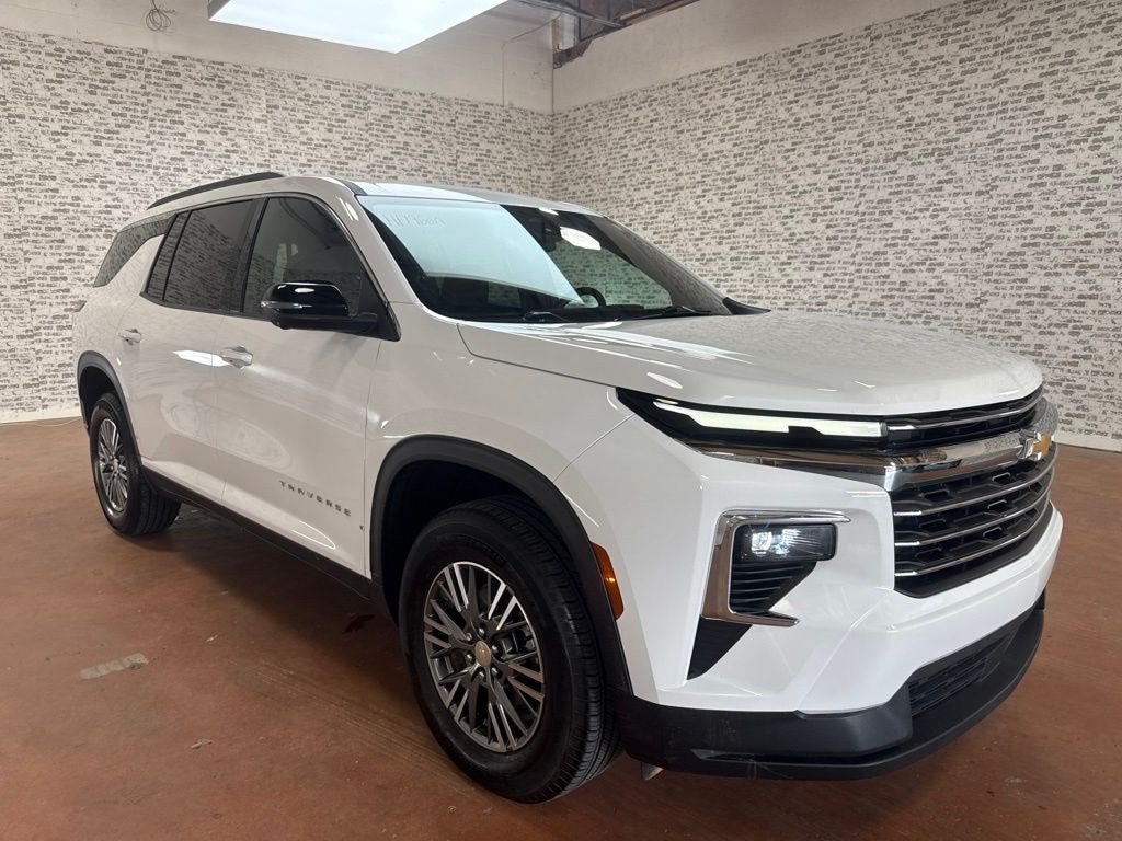 Used 2024 Chevrolet Traverse LT SUV
