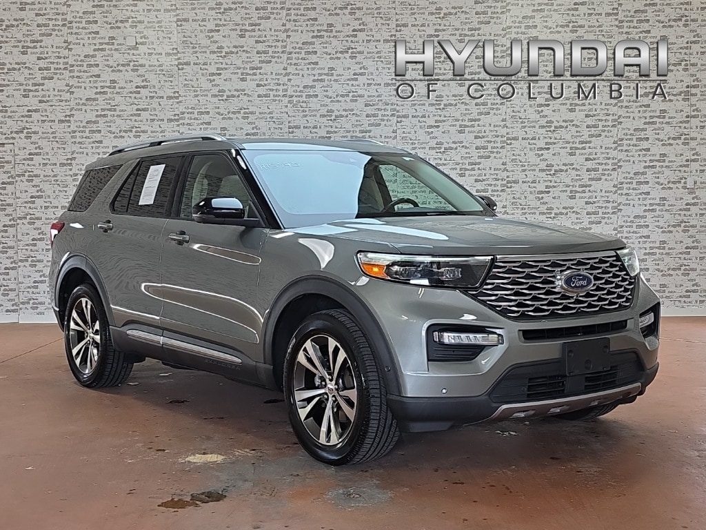 2020 Ford Explorer Platinum's photo