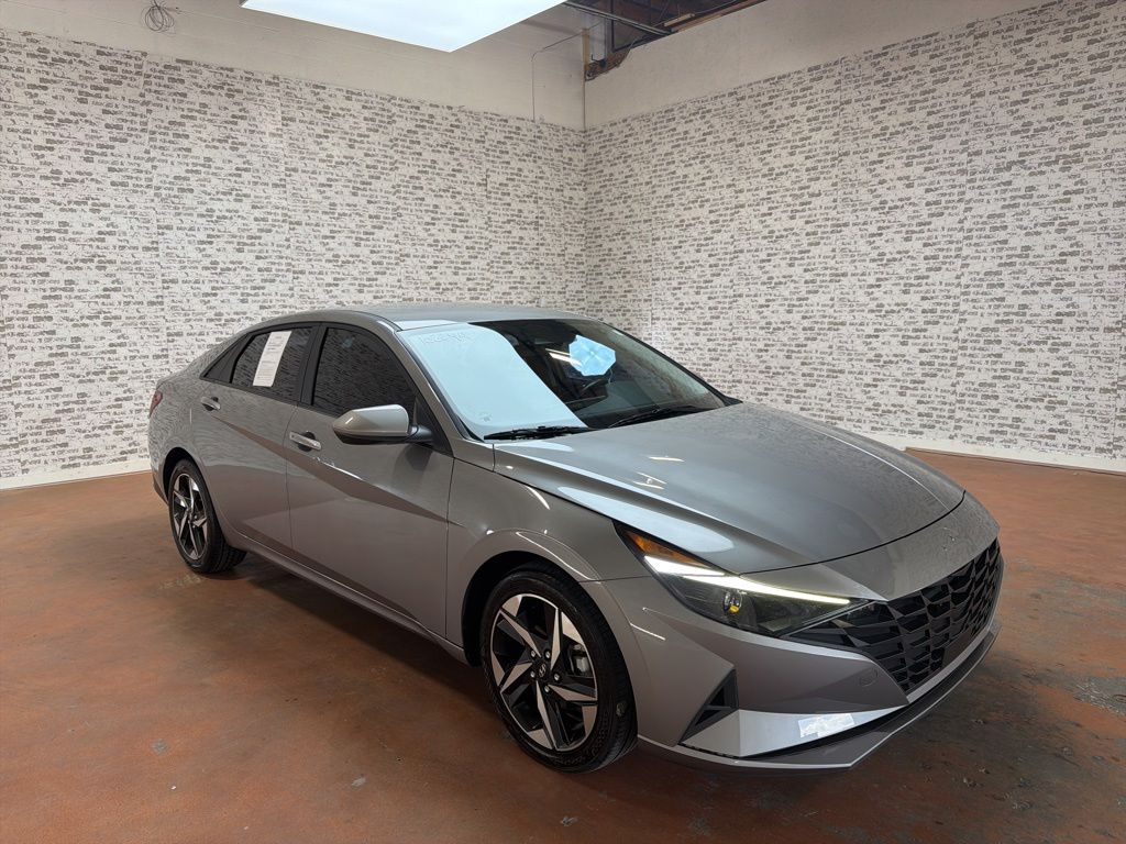2023 Hyundai Elantra 2.0 SEL IVT's photo