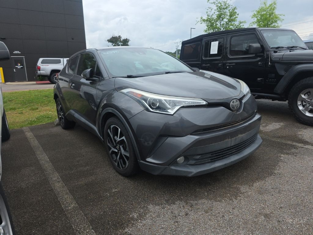 2018 Toyota C-HR XLE Premium's photo