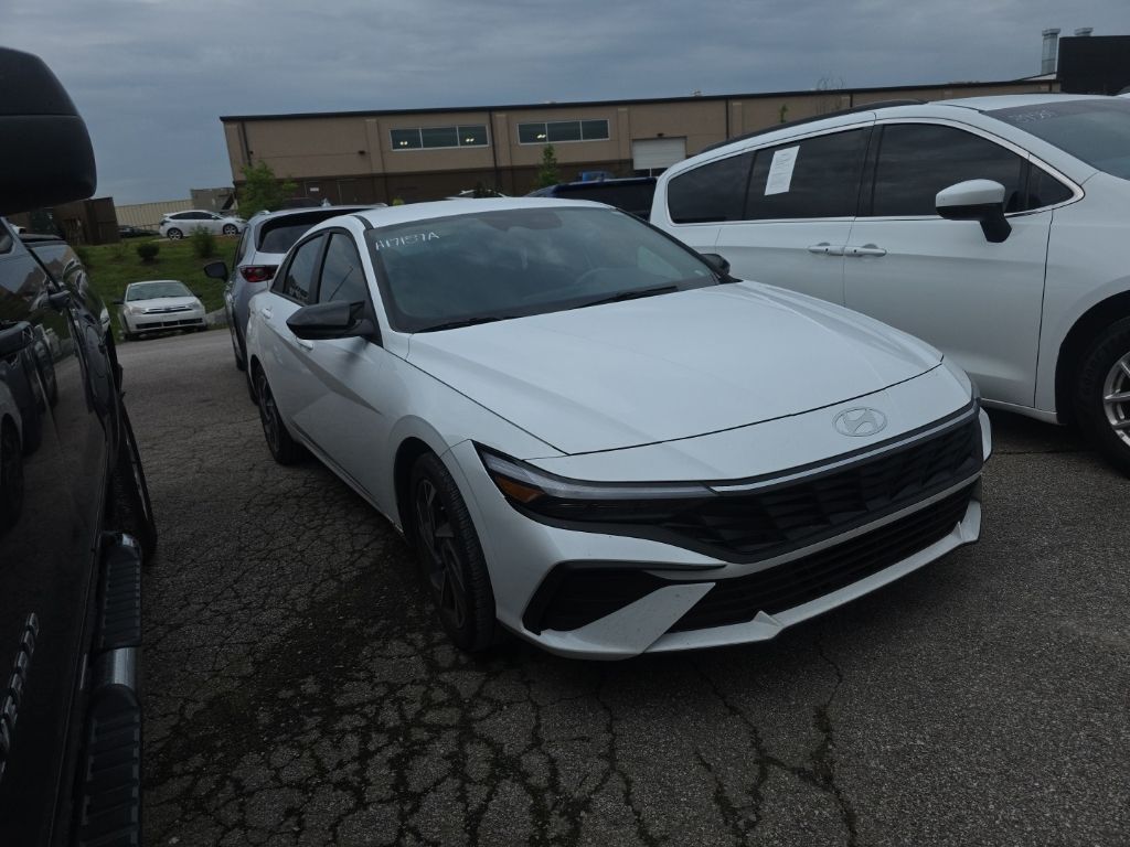 2025 Hyundai Elantra 2.0 SEL Sport IVT's photo