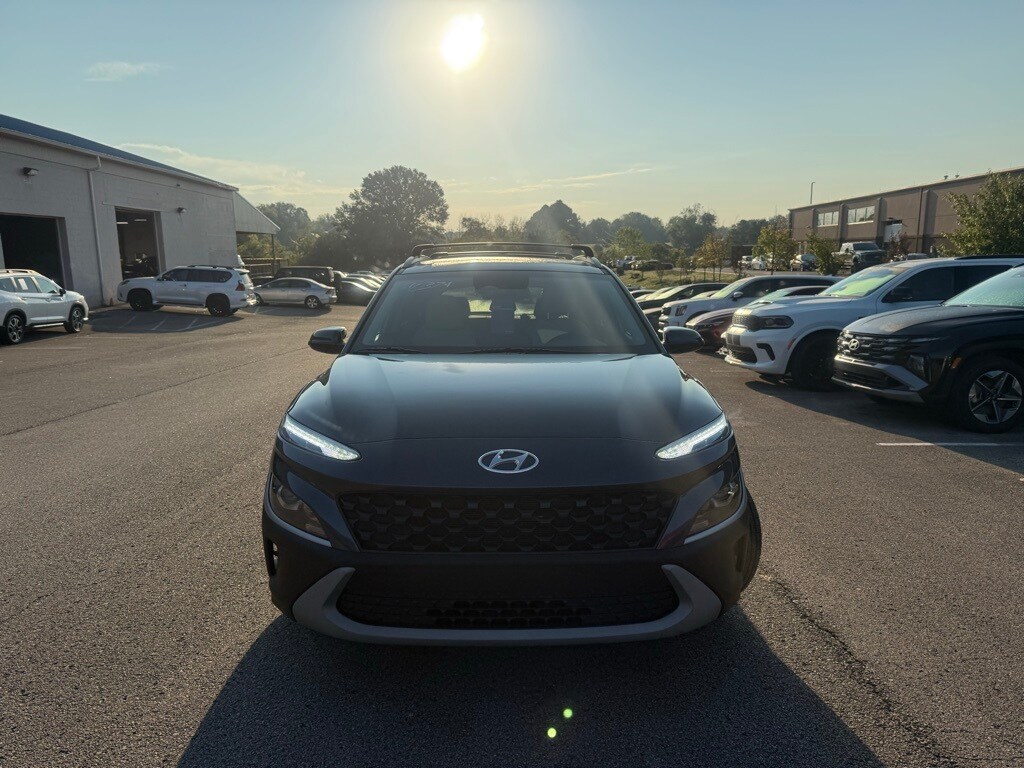2022 Hyundai Kona SEL photo 2