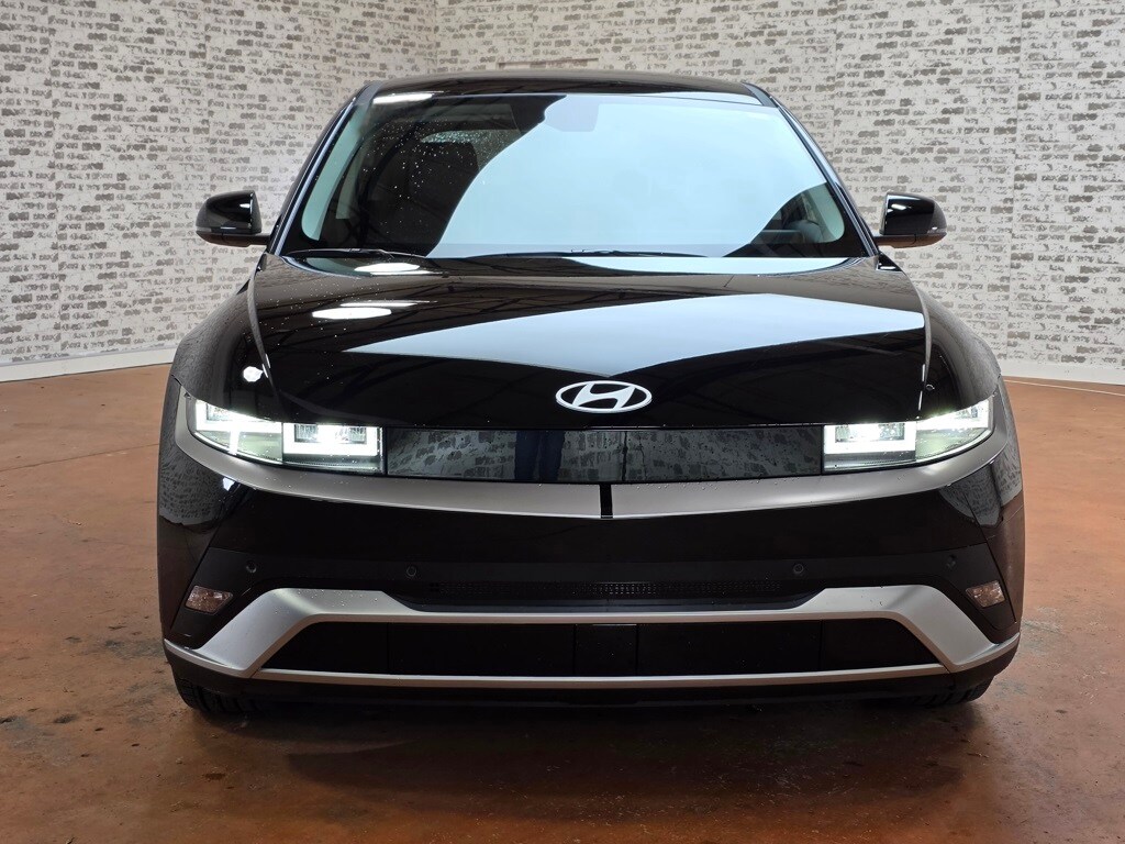 2026 Hyundai Ioniq 5 SEL photo 2