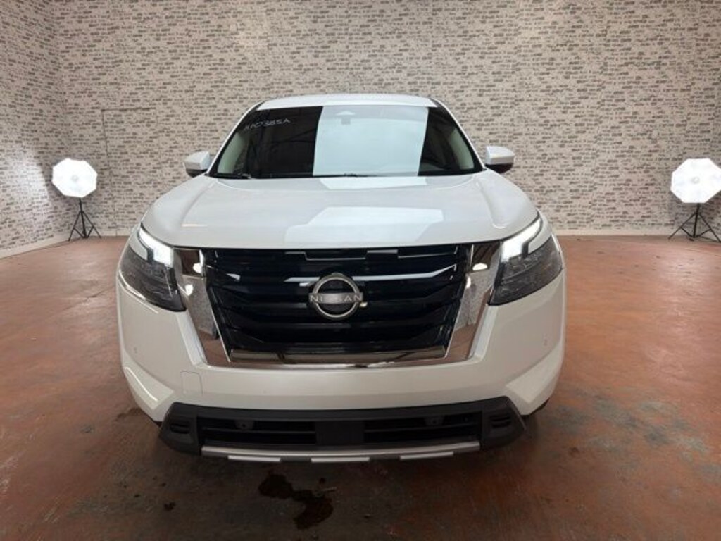 Used 2025 Nissan Pathfinder SL SUV