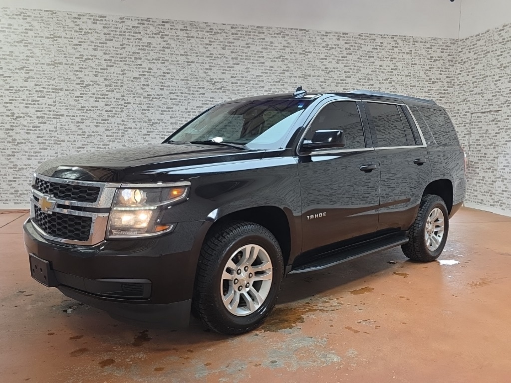 2020 Chevrolet Tahoe LT photo 3
