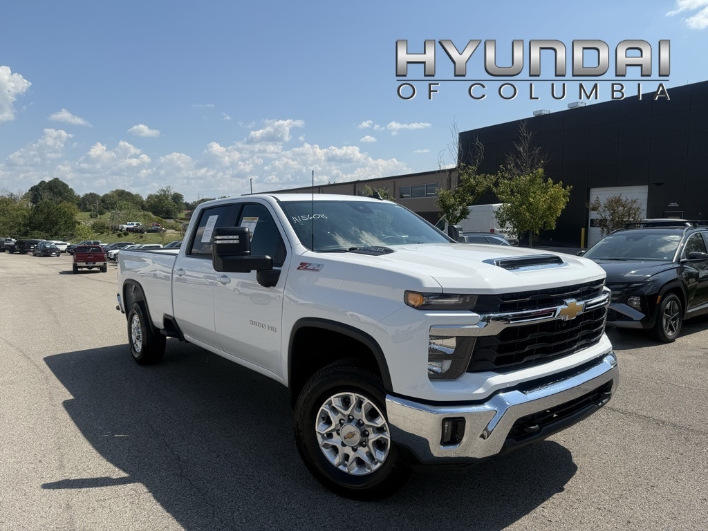 2024 Chevrolet Silverado 3500HD LT's photo