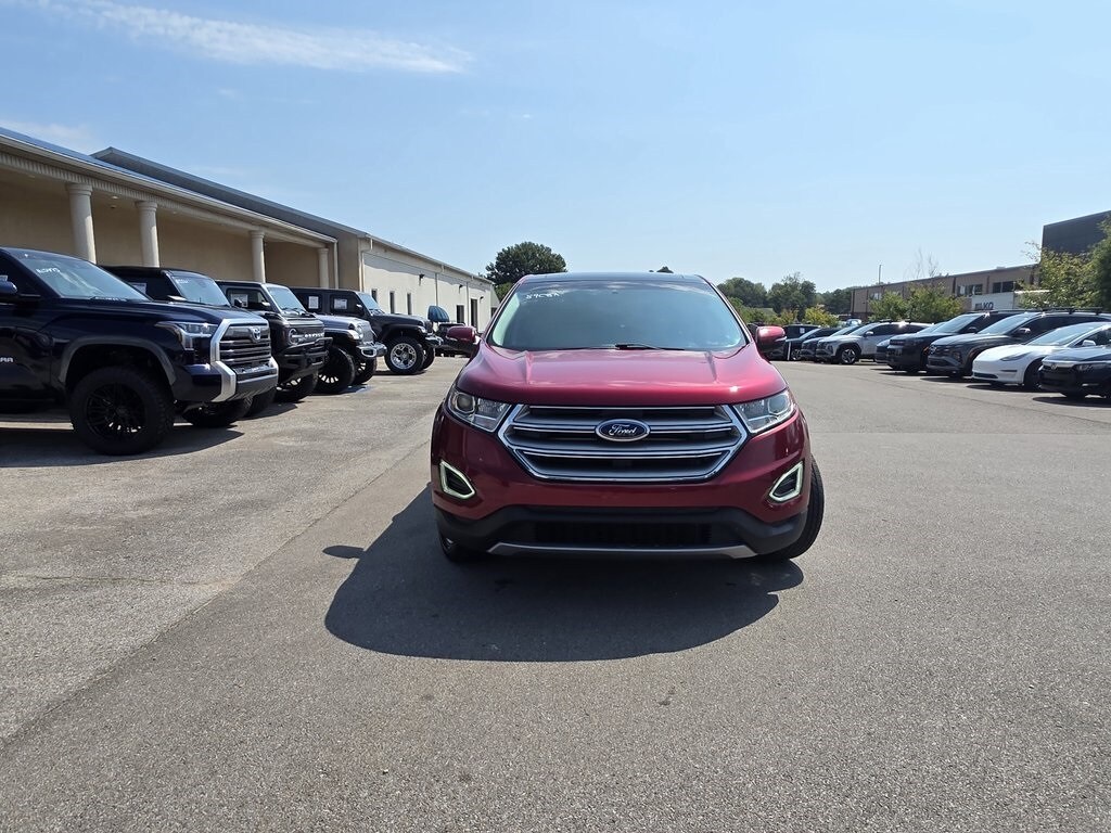 2017 Ford Edge Titanium photo 2