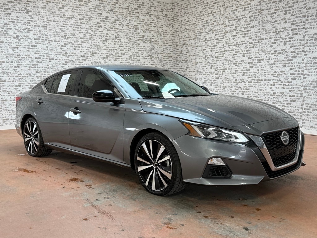 2022 Nissan Altima SR